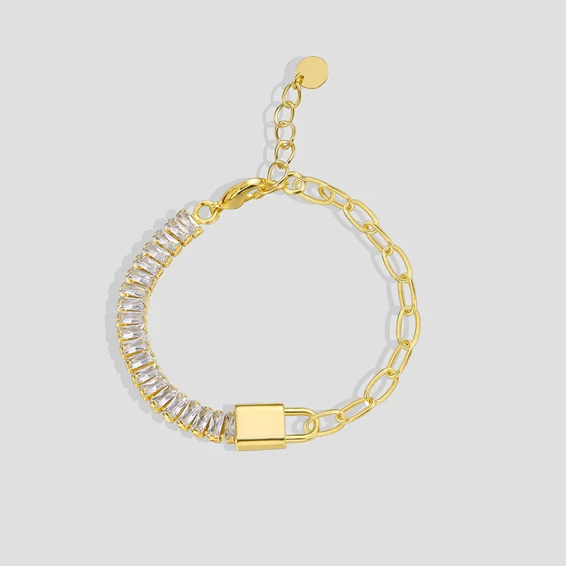 Korean asymmetrical lockhead bracelet Fashion temperament small inlaid white zircon hand jewelry
Korean asymmetrical lockhead bracelet Fashion temperament small inlaid white zircon hand jewelry