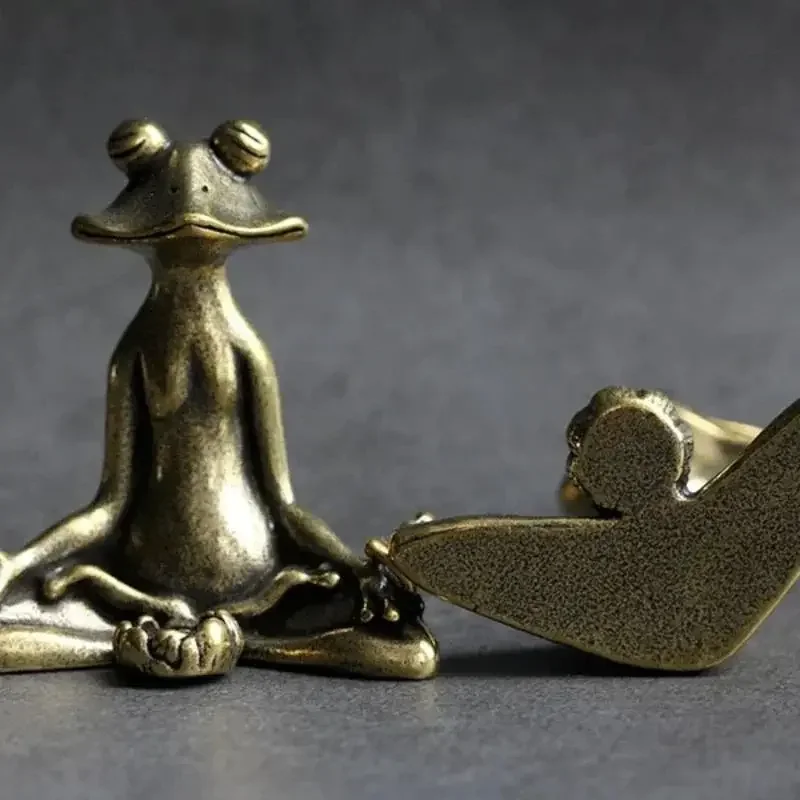 Retro Copperware Incense Socket Zen Frog Ornaments Solid Pure Copper Frog Tea Pet Incense Holder Ornaments
Retro Copperware Incense Socket Zen Frog Ornaments Solid Pure Copper Frog Tea Pet Incense Holder Ornaments