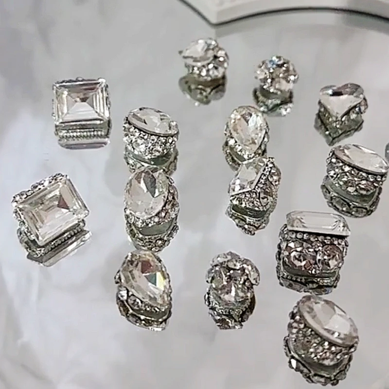 5PCS Clear 3D Nail Art Rhinestone Pile Charms Stacked Crystal Diamond Jewelry Accessories Luxury Alloy Nails Decoration Supplies
5PCS Clear 3D Nail Art Rhinestone Pile Charms Stacked Crystal Diamond Jewelry Accessories Luxury Alloy Nails Decoration Supplies