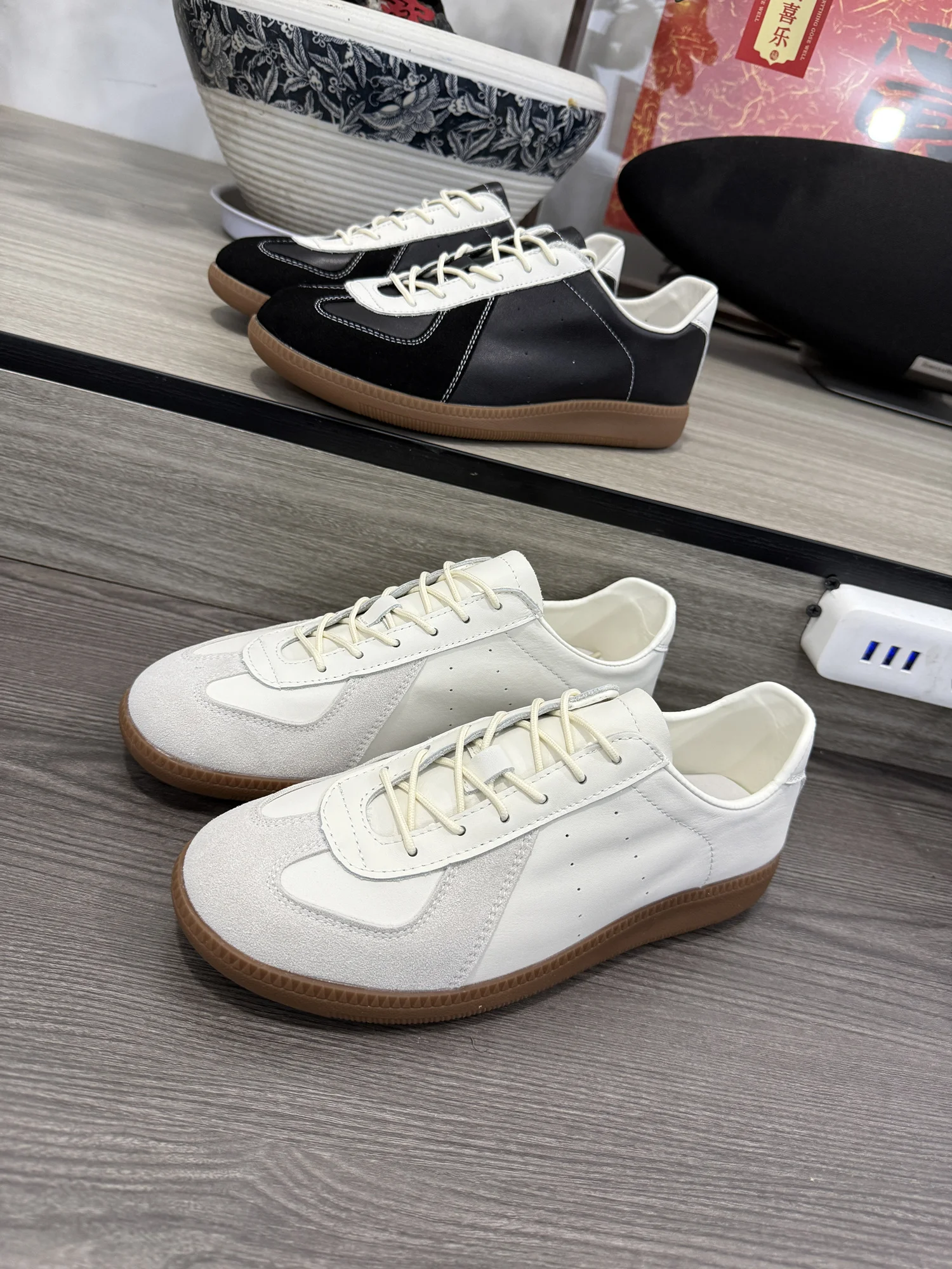 Classic Retro Men's Spring Summer Casual Breathable Anti-slip Sport Shoes Color Block Design Rubber Sole round Toe Comfortable
Classic Retro Men's Spring Summer Casual Breathable Anti-slip Sport Shoes Color Block Design Rubber Sole round Toe Comfortable