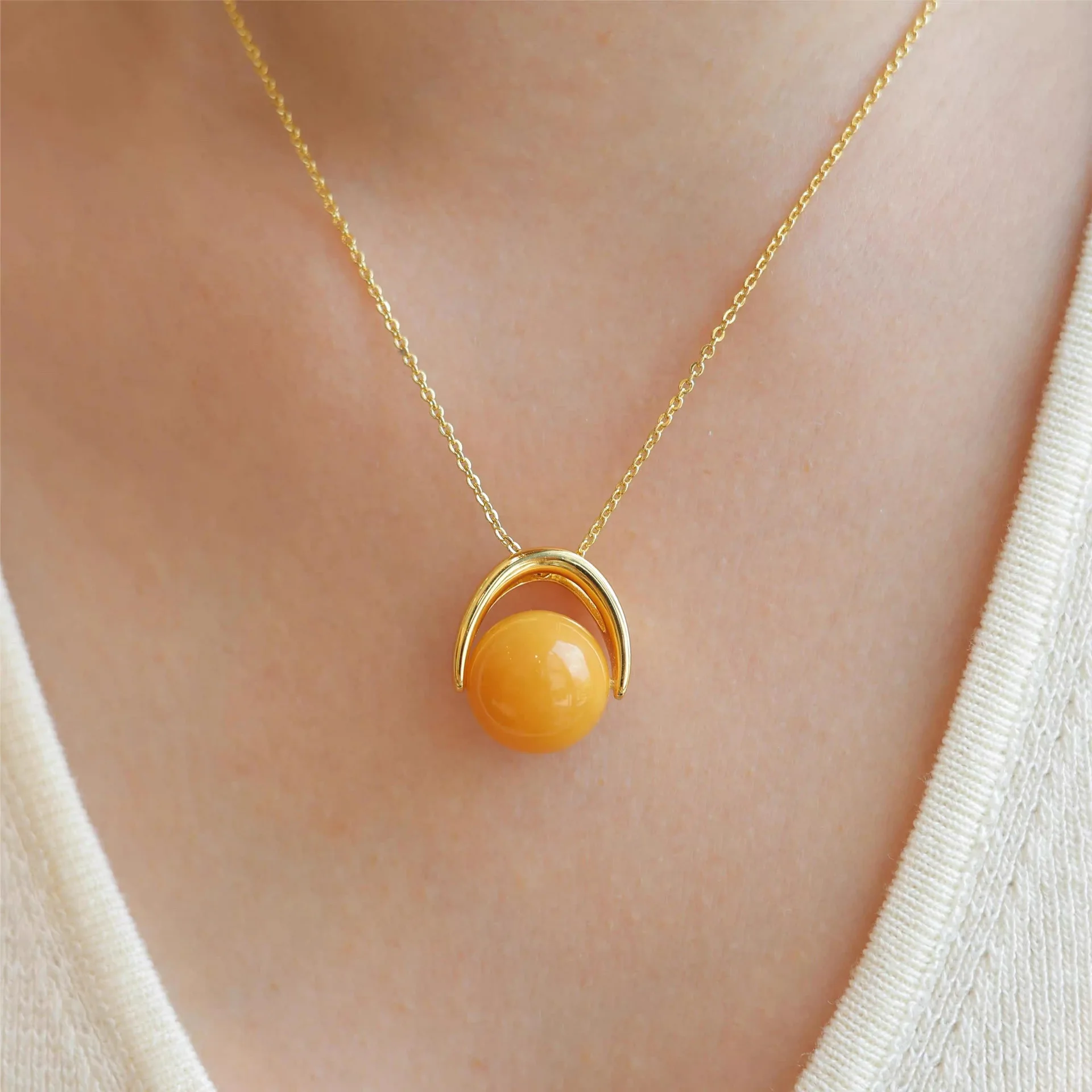 Fashion Real Stone Agate Tiger Eye Stone Ball Pendant Necklace Copper Plated Temperament Versatile Light Luxury Clavicle Chain
Fashion Real Stone Agate Tiger Eye Stone Ball Pendant Necklace Copper Plated Temperament Versatile Light Luxury Clavicle Chain