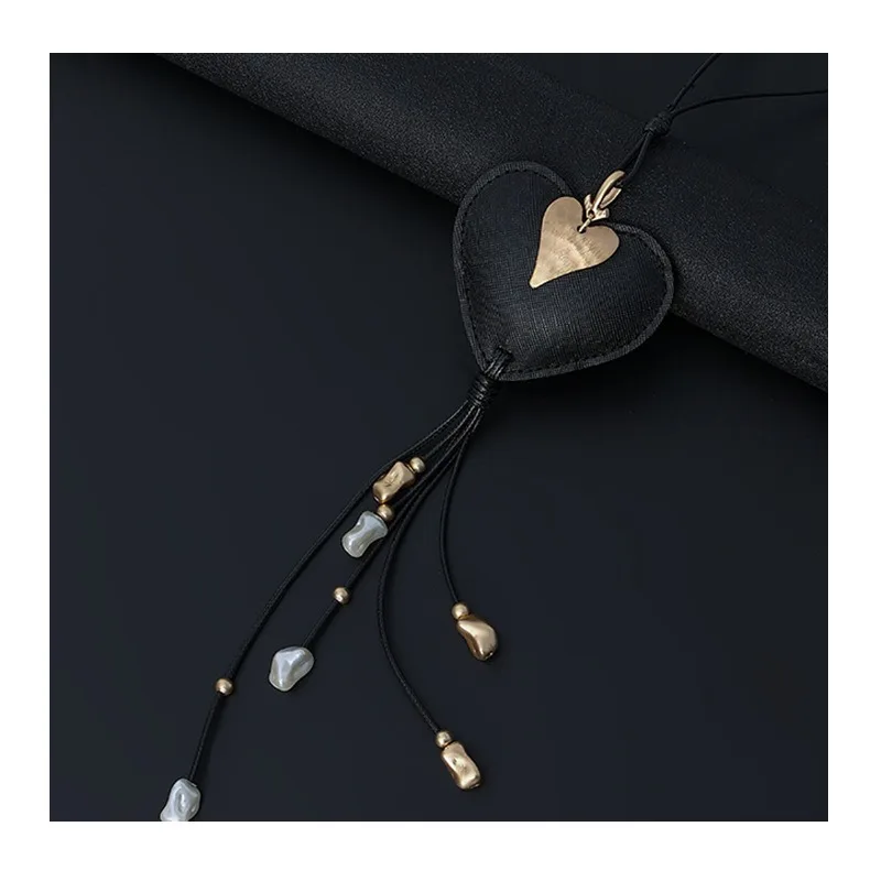 Special for New Necklaces, Retro Big Peach Heart, High-end Fringed Sweater Chain, Women's Long Necklace.
Special for New Necklaces, Retro Big Peach Heart, High-end Fringed Sweater Chain, Women's Long Necklace.