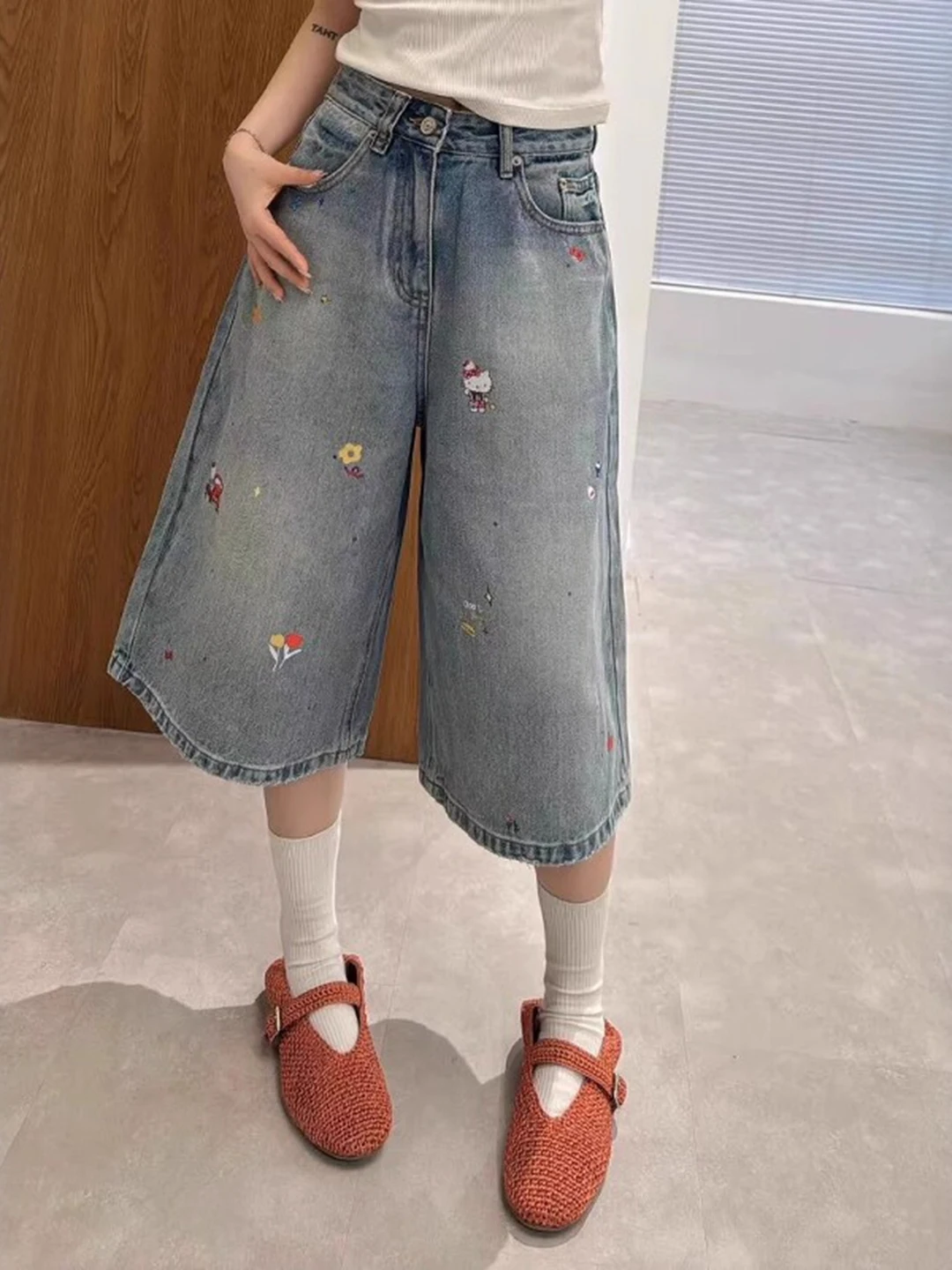 Summer Cartoon Graffiti Denim Shorts Women's plus Size Loose Wide Leg Seven-Foot Pants High Waist No Stretch Fabric
Summer Cartoon Graffiti Denim Shorts Women's plus Size Loose Wide Leg Seven-Foot Pants High Waist No Stretch Fabric