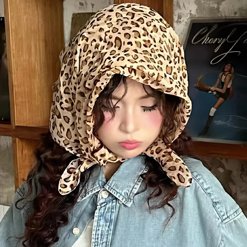 Leopard Print Headscarf Punk Fashion Square Scarfs Head Band Women Y2K Spicy Girl Neckerchief Versatile Party Hair Accessories
Leopard Print Headscarf Punk Fashion Square Scarfs Head Band Women Y2K Spicy Girl Neckerchief Versatile Party Hair Accessories