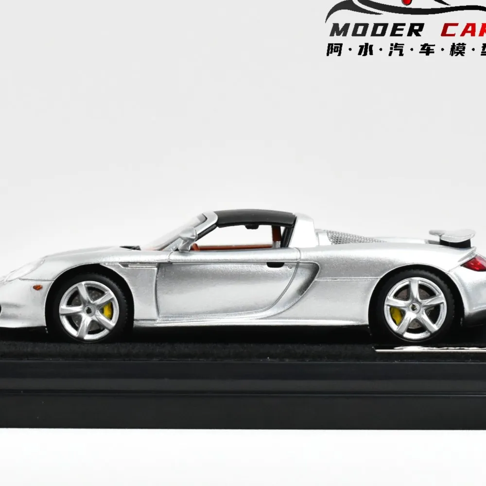 YY Model 1:64 Awesome Carrera Memorable Resin Diecast Model Car
YY Model 1:64 Awesome Carrera Memorable Resin Diecast Model Car
