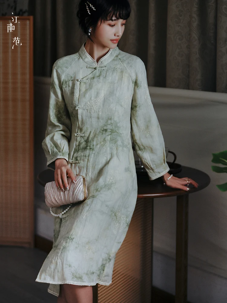 Шелковое платье Young Sle с вышивкой, обновленный ретро-дизайн, миди, с разрезом по бокам, для женщин
Шелковое платье Young Sle с вышивкой, обновленный ретро-дизайн, миди, с разрезом по бокам, для женщин