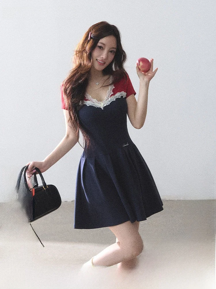 American Style Knitted A-Line Dress Women's Waist-Cinching Summer Short Skirt College Style Sweet Lace V-neck Casual Dress
American Style Knitted A-Line Dress Women's Waist-Cinching Summer Short Skirt College Style Sweet Lace V-neck Casual Dress