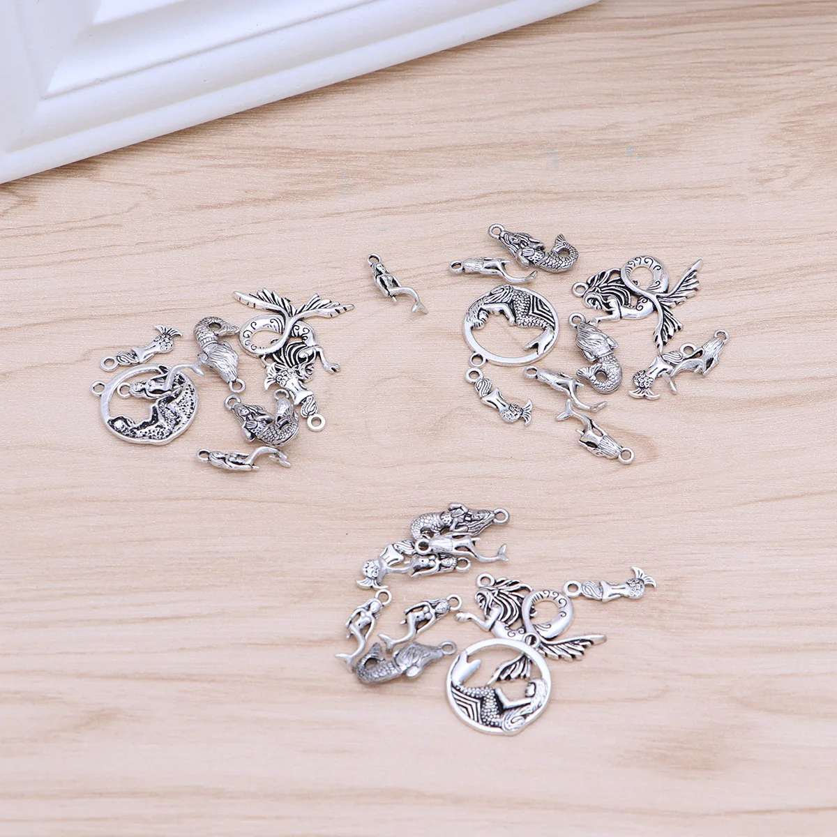30 Pcs Mermaid Pendant Neck Pendants Women Luxury Jewelry Fashion Bracelet Miss
30 Pcs Mermaid Pendant Neck Pendants Women Luxury Jewelry Fashion Bracelet Miss