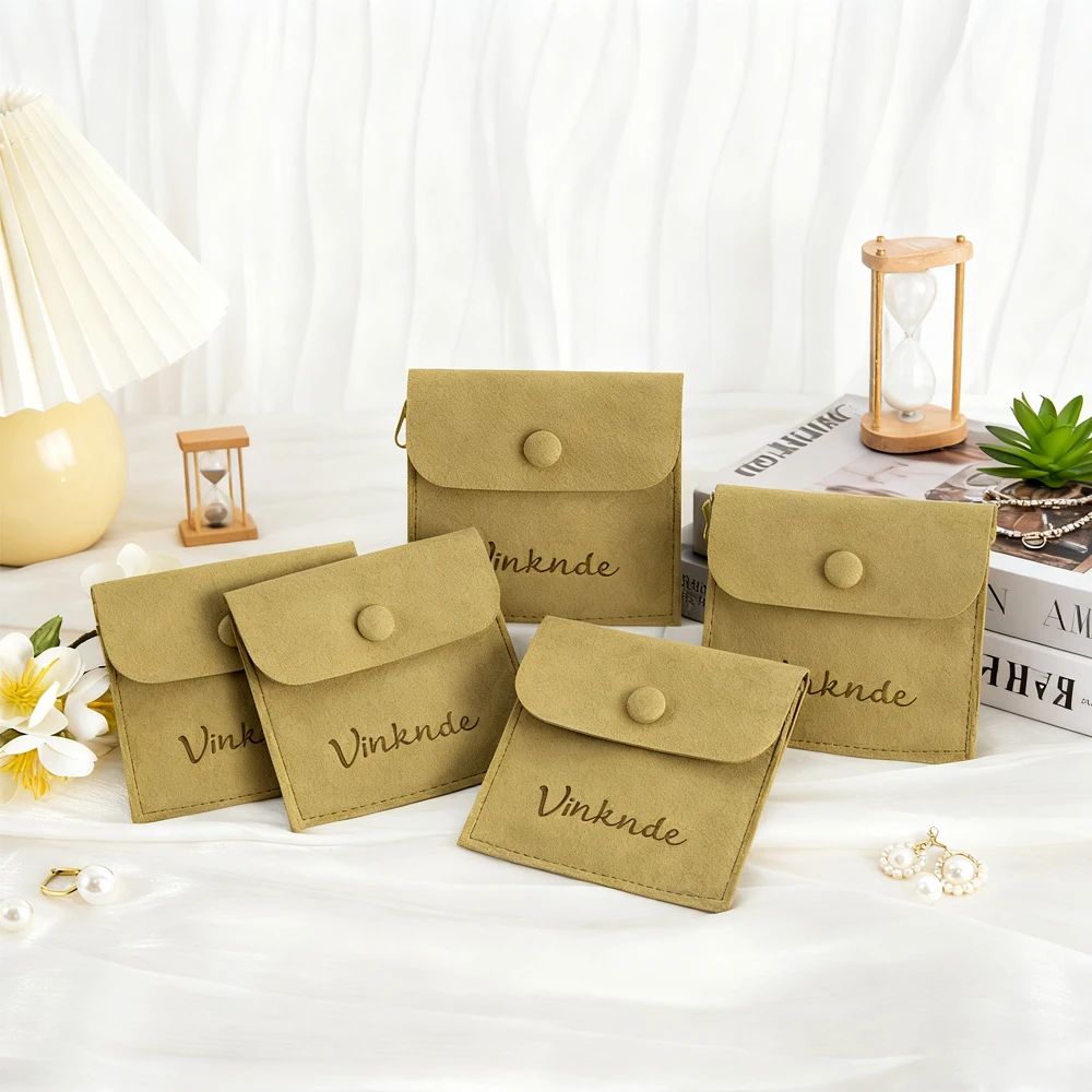 Милые маленькие сумки из микрофибры с разделителем, сумки для хранения ювелирных изделий с логотипом, серьги-гвоздики, кольца, очаровательный органайзер для ожерелья
Милые маленькие сумки из микрофибры с разделителем, сумки для хранения ювелирных изделий с логотипом, серьги-гвоздики, кольца, очаровательный органайзер для ожерелья