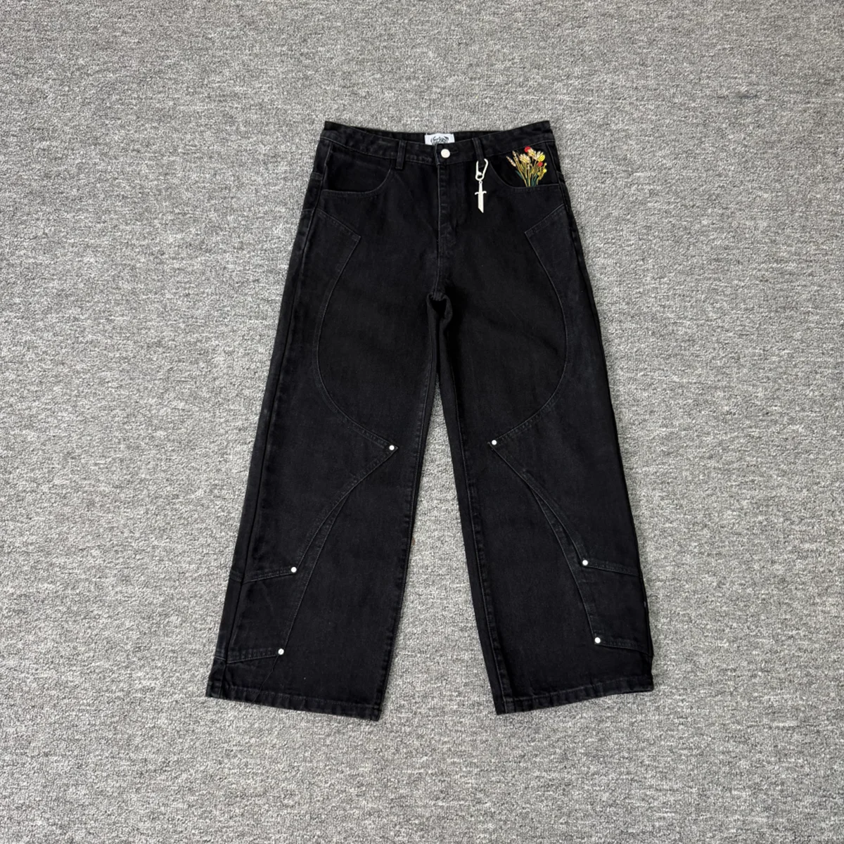 Streetwear Floral Embroidery Washed Baggy Jeans Pants for Men and Women Straight Casual Loose Denim Trousers Oversized
Streetwear Floral Embroidery Washed Baggy Jeans Pants for Men and Women Straight Casual Loose Denim Trousers Oversized