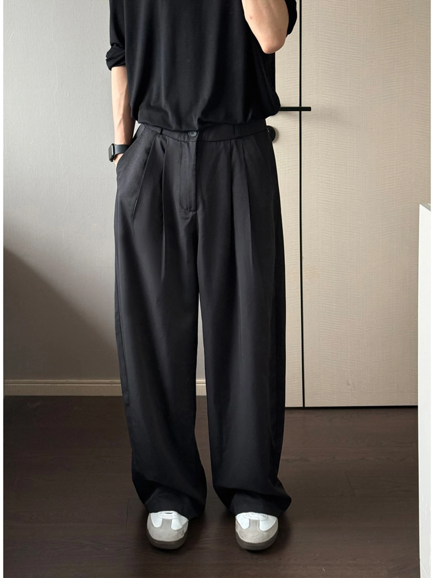 Ice Silk Men's Summer Drapey High-End Cool Skin Pants Loose Straight Leg Casual Black Trousers Fashionable And Handsome
Ice Silk Men's Summer Drapey High-End Cool Skin Pants Loose Straight Leg Casual Black Trousers Fashionable And Handsome