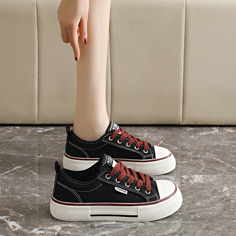 Street Chic Ladies Flat Shoes Breathable Shockproof Inner Padding, Flexible Soft Skid Resistant Sole for Casual Daily Strolling
Street Chic Ladies Flat Shoes Breathable Shockproof Inner Padding, Flexible Soft Skid Resistant Sole for Casual Daily Strolling