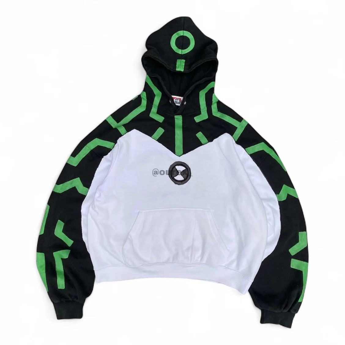 Y2K Millennial Style Contrast Color Hooded Sweatshirt Women Oversize Retro Hot Girl High Street Functional Style Loose Top
Y2K Millennial Style Contrast Color Hooded Sweatshirt Women Oversize Retro Hot Girl High Street Functional Style Loose Top