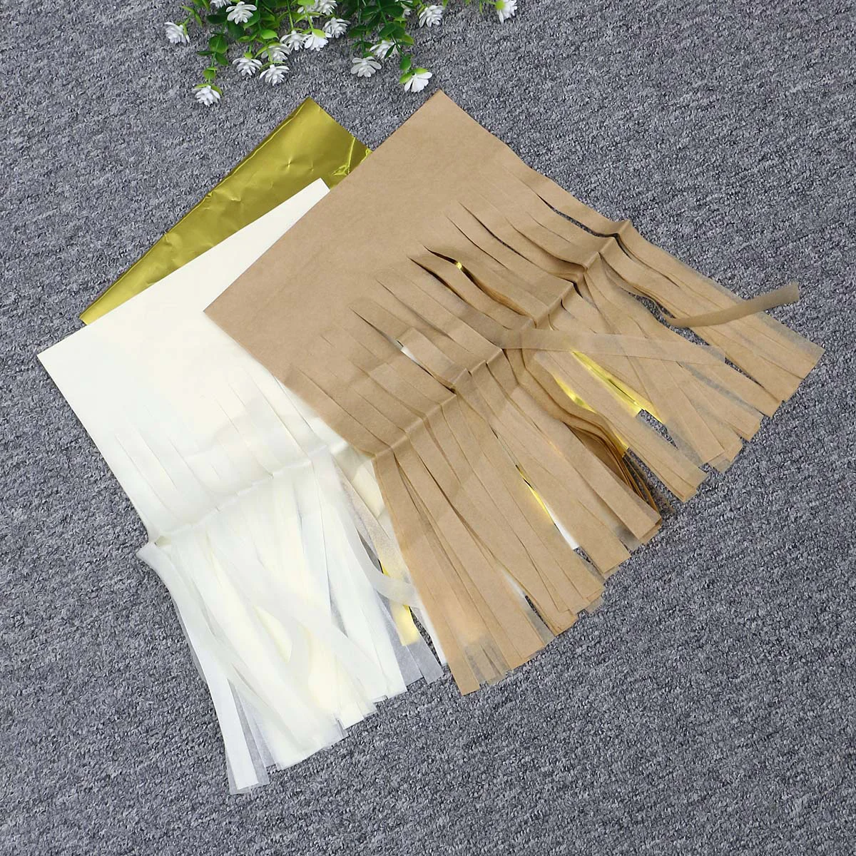 3pcs 35cm Paper Tassels Colored Garland Banners Party Supplies with 25m Rope for Wedding Birthday Party Baby Shower (Beige
3pcs 35cm Paper Tassels Colored Garland Banners Party Supplies with 25m Rope for Wedding Birthday Party Baby Shower (Beige