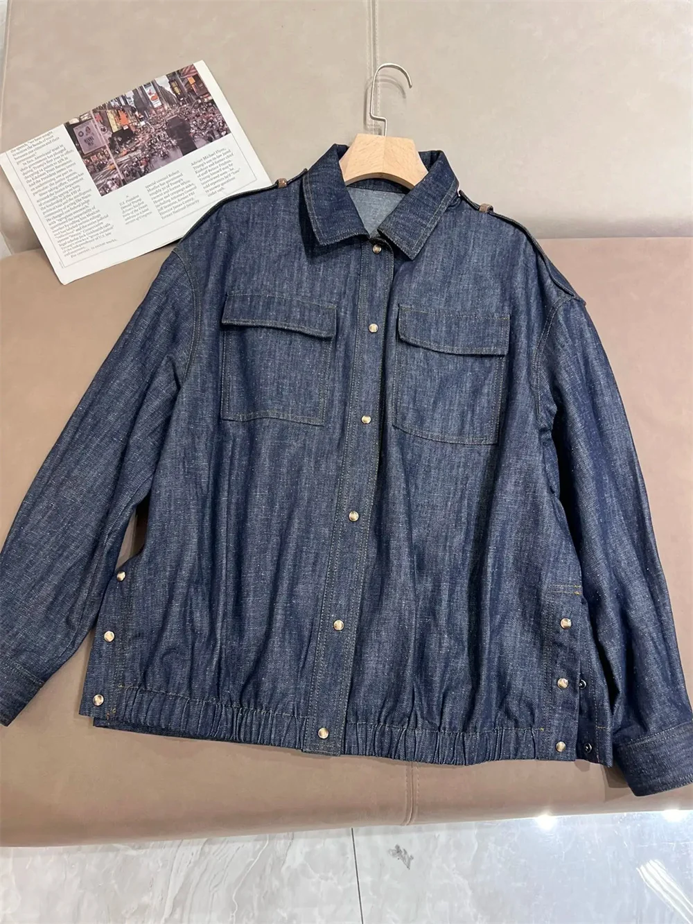 Women's Cotton Blend Beaded Long-Sleeve Denim Jacket Fashionable Versatile Casual Coat Top
Women's Cotton Blend Beaded Long-Sleeve Denim Jacket Fashionable Versatile Casual Coat Top