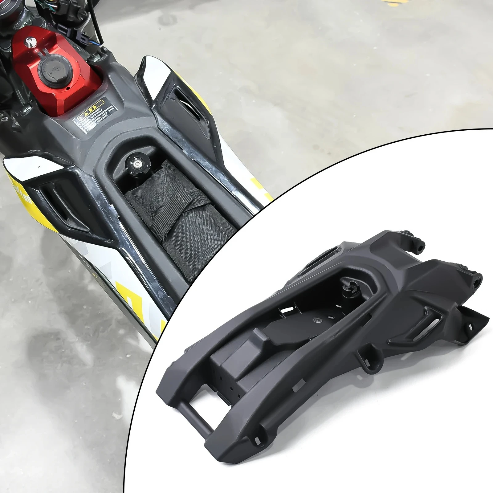 Battery Compartment Cover for Surron Ultra Bee Motorcycles Plastic Part Electric Dirt Bike for SURRON OEM Motorcycle Accessories
Battery Compartment Cover for Surron Ultra Bee Motorcycles Plastic Part Electric Dirt Bike for SURRON OEM Motorcycle Accessories