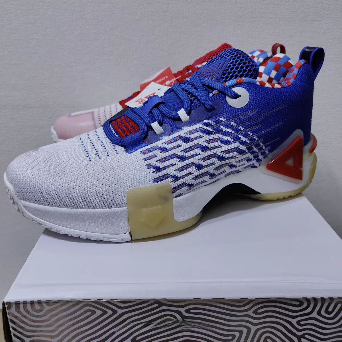 Peak Baskeall oes Men's Low Top Wear Resistant Sports Sneakers Elastic Design for Practical Play Baskeall Footwear
Peak Baskeall oes Men's Low Top Wear Resistant Sports Sneakers Elastic Design for Practical Play Baskeall Footwear