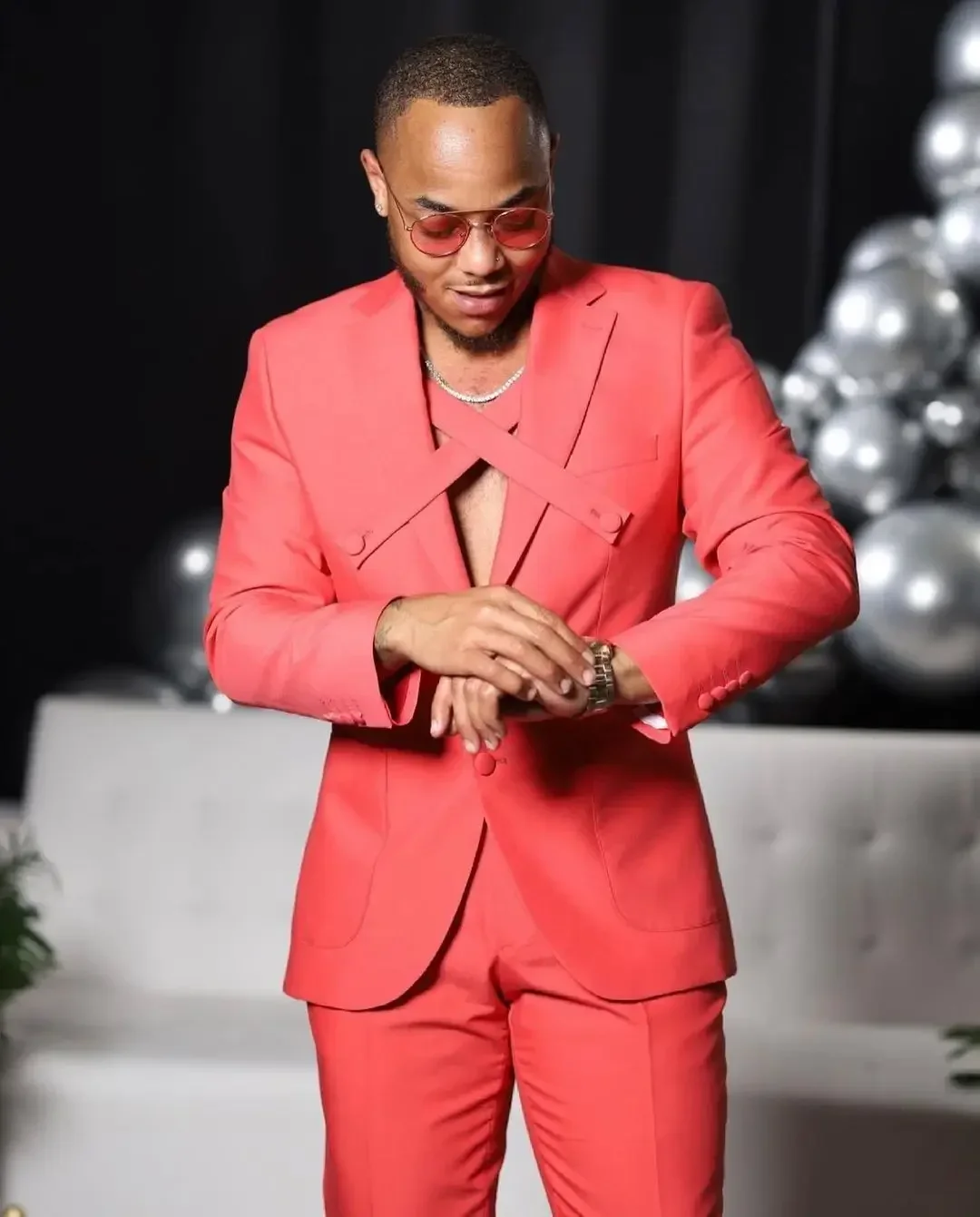 2024 Newest Fashion Red Men Suits Stage Show Slim Fit Blazers Hombre Prom Party High Quality Custom 2 Piece Set Costume Homme
2024 Newest Fashion Red Men Suits Stage Show Slim Fit Blazers Hombre Prom Party High Quality Custom 2 Piece Set Costume Homme