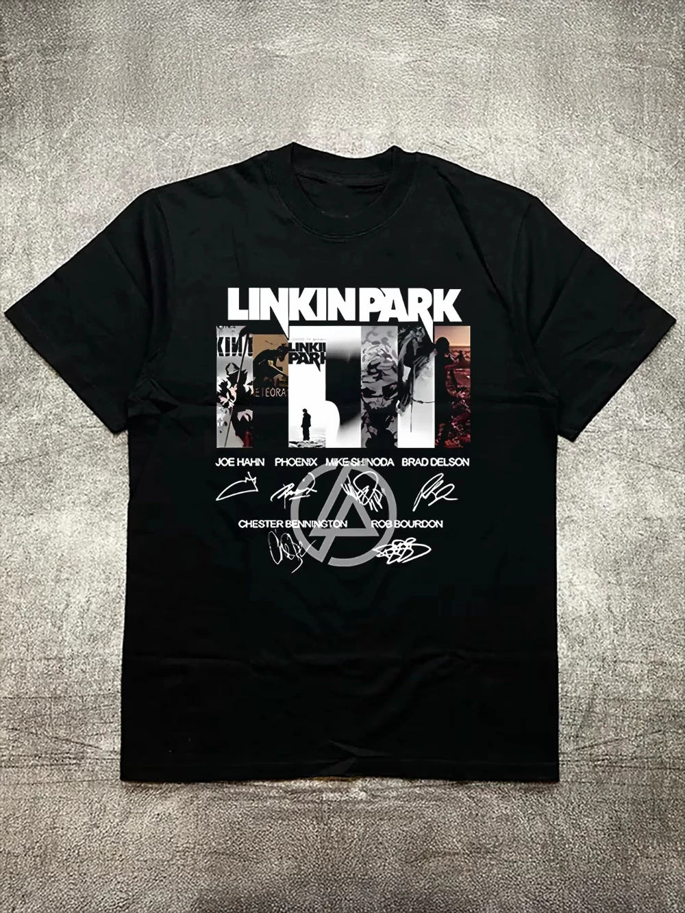 Men's black T-shirt with Lincoln Park theme pattern and member signature men's printed T-shirt for daily casual wear
Men's black T-shirt with Lincoln Park theme pattern and member signature men's printed T-shirt for daily casual wear
