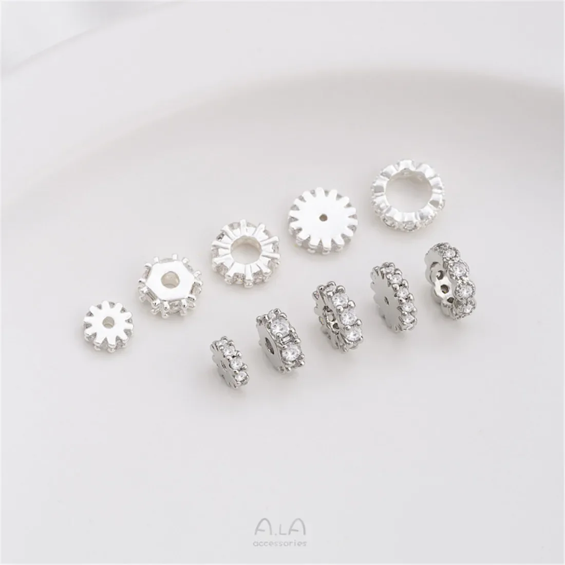 Thick Silver Zircon Spacer White Gold Inlaid with Zirconium Snowflake Spacer Diy Beaded Gasket Jewelry Accessories C175 
Thick Silver Zircon Spacer White Gold Inlaid with Zirconium Snowflake Spacer Diy Beaded Gasket Jewelry Accessories C175