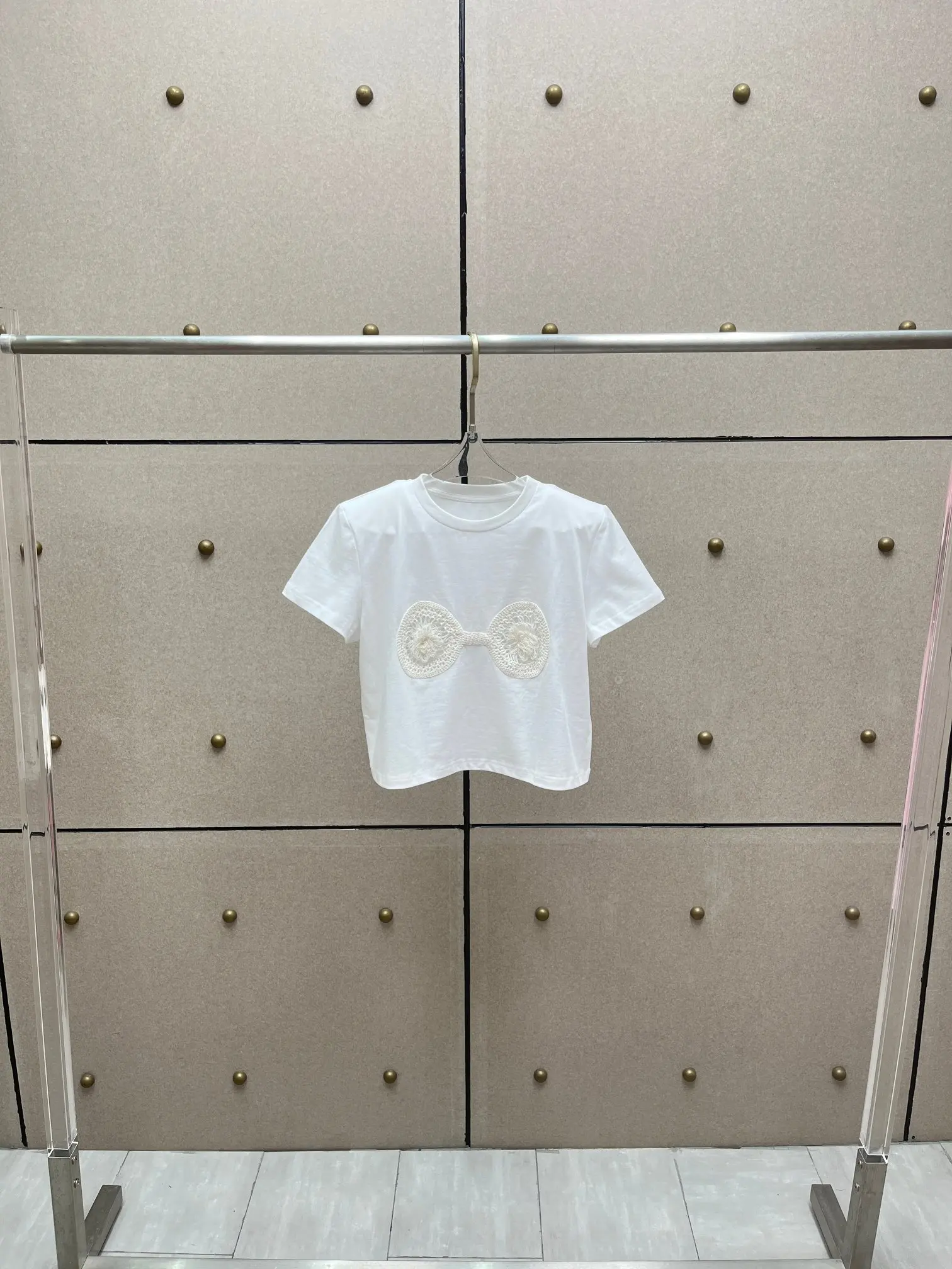 Ladies' casual and versatile round-neck short-sleeved T-shirt top 2025 Summer New style
Ladies' casual and versatile round-neck short-sleeved T-shirt top 2025 Summer New style