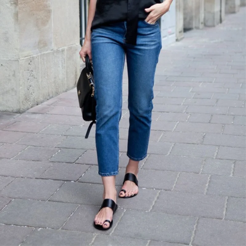 2023 Summer Minimalist Retro Style Sandals Swedish Niche Leather Flat-bottomed Flip-flops Women
2023 Summer Minimalist Retro Style Sandals Swedish Niche Leather Flat-bottomed Flip-flops Women