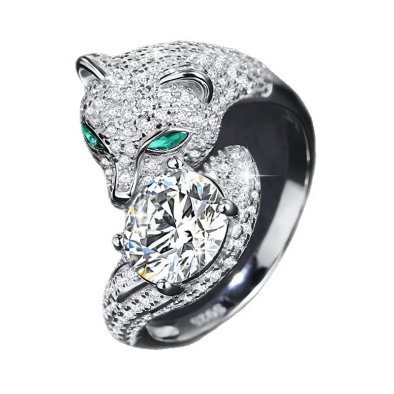 2CT Moissanite S925 Sterling Silver Panther Head Ring With Emerald Women Luxury Statement Party Jewelry Gift
2CT Moissanite S925 Sterling Silver Panther Head Ring With Emerald Women Luxury Statement Party Jewelry Gift