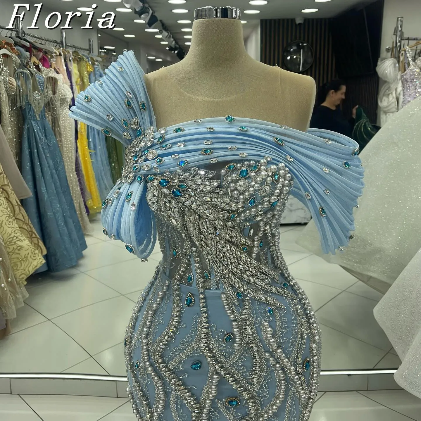 Sky Blue Plus Size Mermaid Evening Dress with Crystals Sequins For Special Occasions Vestidos De Fiestas Sleeveless Gala Dress
Sky Blue Plus Size Mermaid Evening Dress with Crystals Sequins For Special Occasions Vestidos De Fiestas Sleeveless Gala Dress