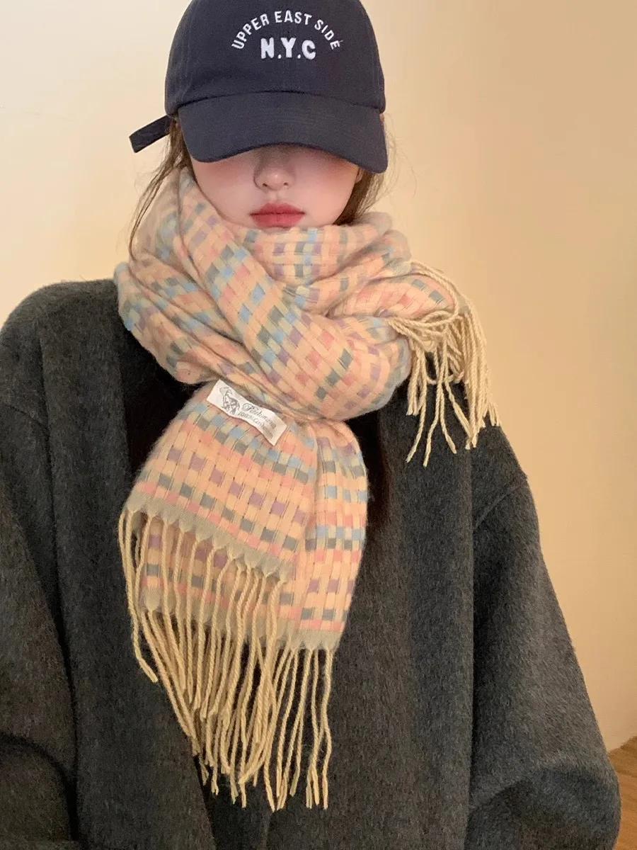 Новый клетчатый шарф Rainbow 2025 года на зиму, высококачественное ощущение для девочек, универсальный и теплый шарф для защиты шеи и шали
Новый клетчатый шарф Rainbow 2025 года на зиму, высококачественное ощущение для девочек, универсальный и теплый шарф для защиты шеи и шали