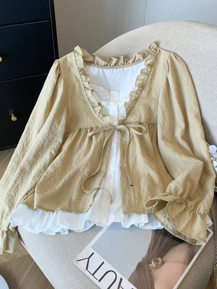 Korean Casual Sweet Fungus Lace Collar Women's Shirt Top Autumn New Women Fashion Fake Two-Piece Lace Up Long Sleeved Shirt
Korean Casual Sweet Fungus Lace Collar Women's Shirt Top Autumn New Women Fashion Fake Two-Piece Lace Up Long Sleeved Shirt