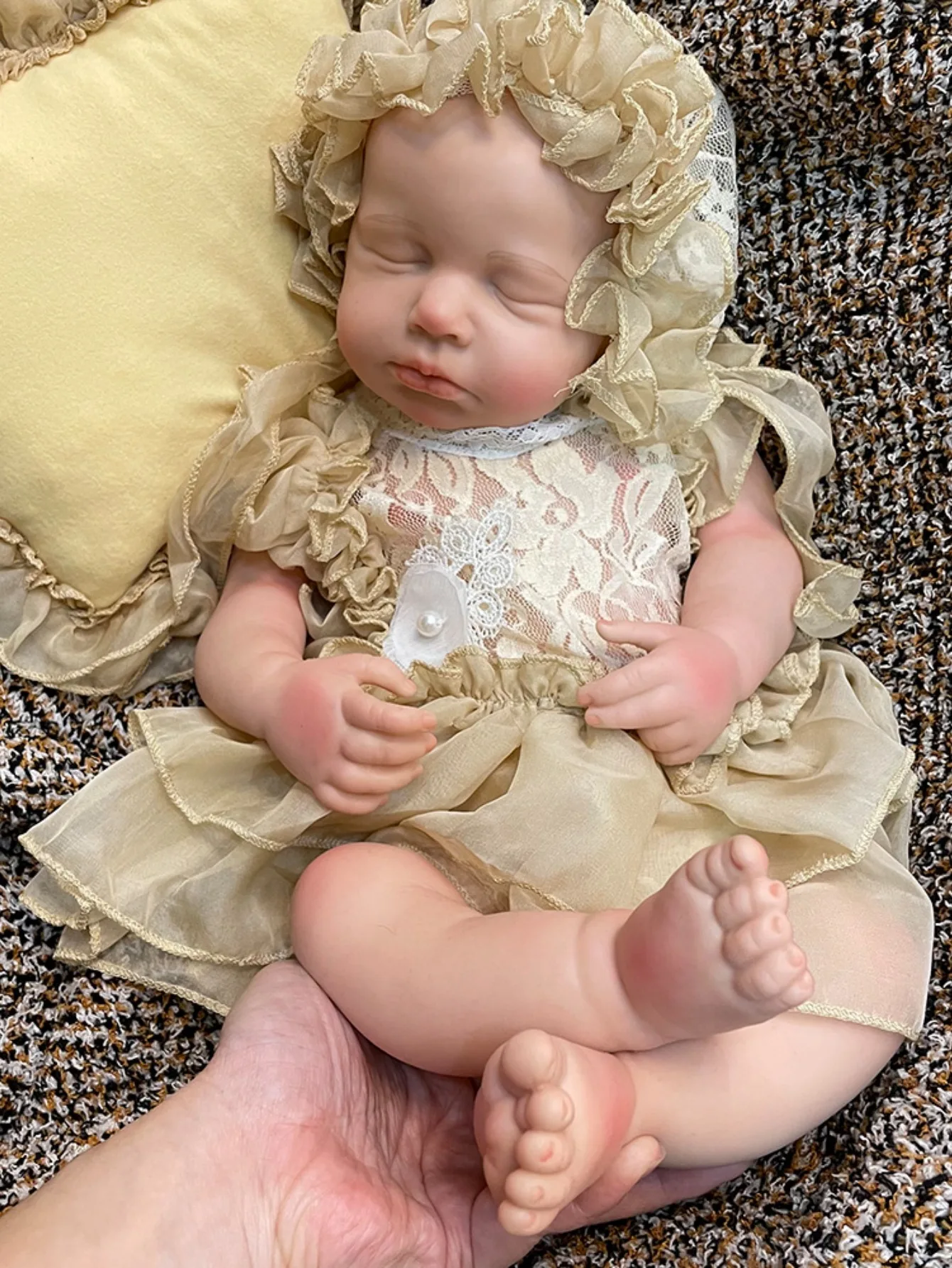 45 cm Silicone Reborn Doll Handamde Soft Loulou Newborn Doll 3D Painted Skin Silicone Girl
45 cm Silicone Reborn Doll Handamde Soft Loulou Newborn Doll 3D Painted Skin Silicone Girl