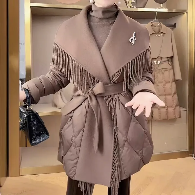 Winter Woolen Patchwork Tassels Down Jacket Female Lapel Warm Cotton Parka Outwear Women Lace Up Mid Length Cotton Padded Jacket
Winter Woolen Patchwork Tassels Down Jacket Female Lapel Warm Cotton Parka Outwear Women Lace Up Mid Length Cotton Padded Jacket