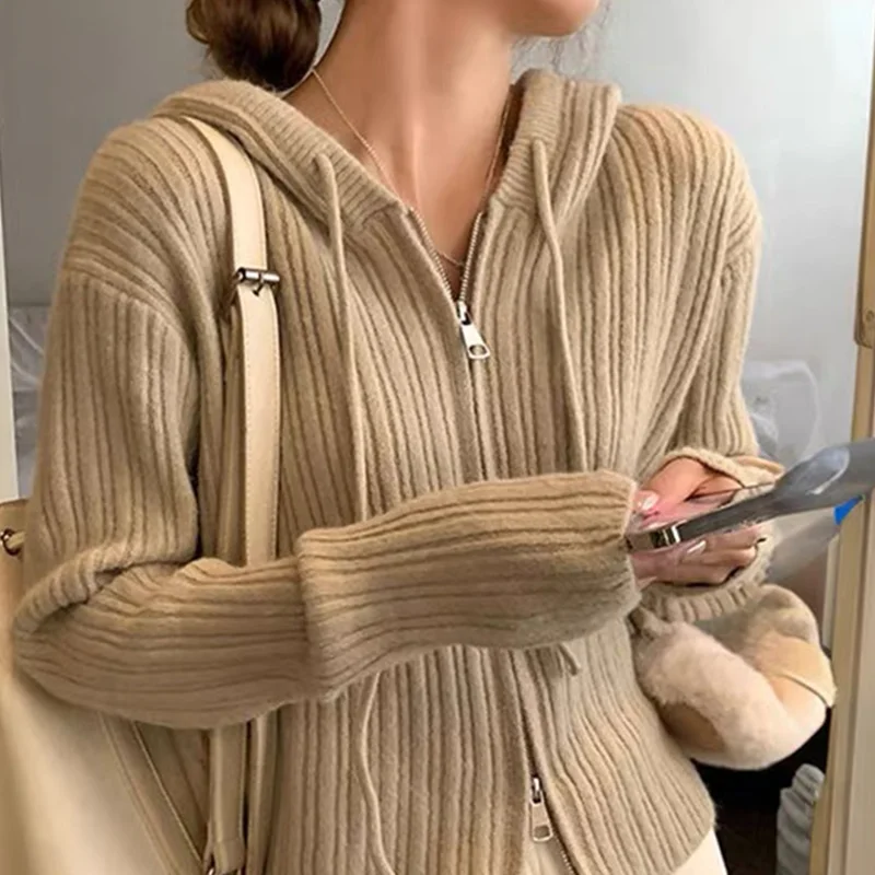 Autumn and winter new women's cardigan 100% wool knitted solid color wool jacket hooded cardigan fashionable hot selling
Autumn and winter new women's cardigan 100% wool knitted solid color wool jacket hooded cardigan fashionable hot selling