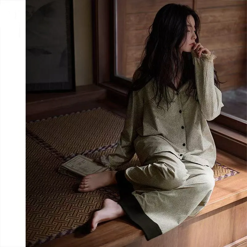 Женский пижамный комплект, удобная одежда для сна, женская одежда для сна на весну, осень и зиму, утолщенный комплект из двух предметов с длинными рукавами, мягкая домашняя одежда, верхняя одежда
Женский пижамный комплект, удобная одежда для сна, женская одежда для сна на весну, осень и зиму, утолщенный комплект из двух предметов с длинными рукавами, мягкая домашняя одежда, верхняя одежда