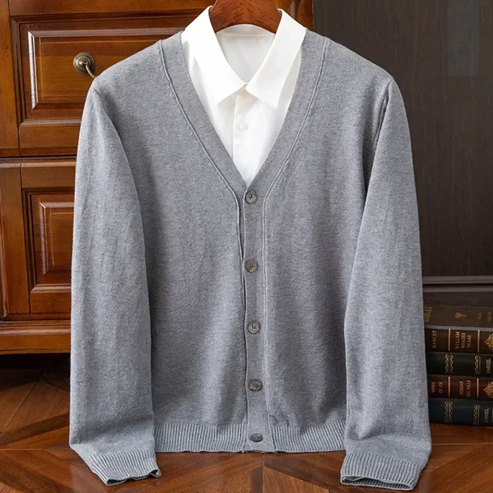 Fashion Men's Classic Solid Color Knit V-Neck Cardigan Sweater Soft Baggy High End Cardigans Sweaters Coat Man Clothing
Fashion Men's Classic Solid Color Knit V-Neck Cardigan Sweater Soft Baggy High End Cardigans Sweaters Coat Man Clothing