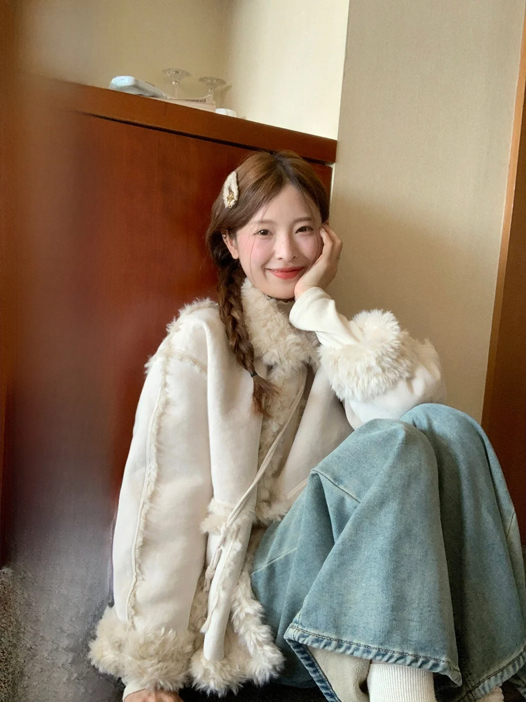 Women's Suede Velvet Jaet Warmth Flip Collar All-Match Fur Inteated Faionable Thiened Long Sve Loose Fit Coat
Women's Suede Velvet Jaet Warmth Flip Collar All-Match Fur Inteated Faionable Thiened Long Sve Loose Fit Coat