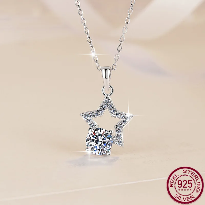 Новое колье из чистого серебра S925 с уникальным и нишевым кулоном из муассанита в форме звезды, ювелирные изделия для свадьбы
Новое колье из чистого серебра S925 с уникальным и нишевым кулоном из муассанита в форме звезды, ювелирные изделия для свадьбы