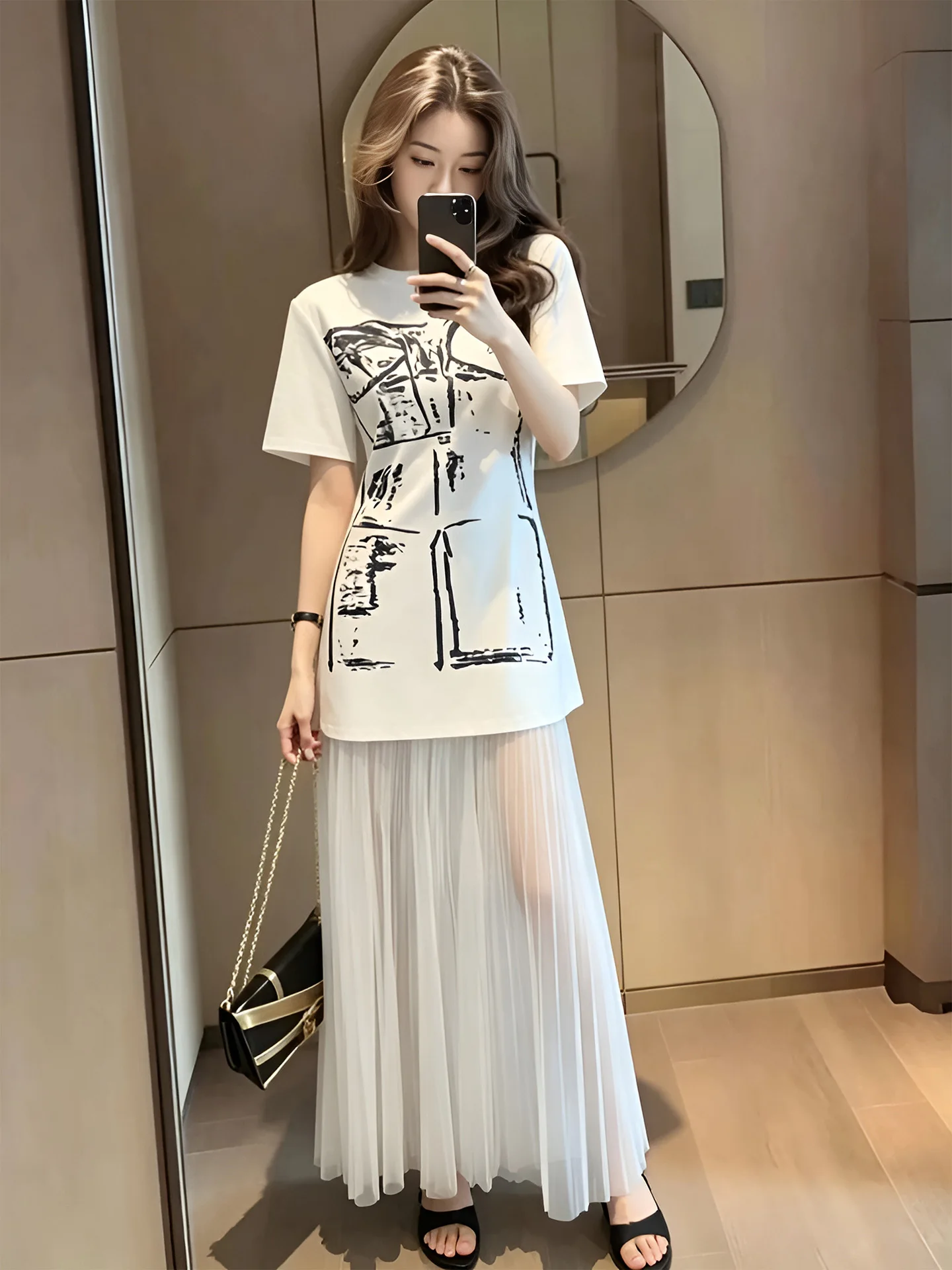 Laid-back Style Floral Print Dress Mesh Skirt Two-piece Set Versatile Summer New Arrival Women's Fashion Ensemble Casual Wear
Laid-back Style Floral Print Dress Mesh Skirt Two-piece Set Versatile Summer New Arrival Women's Fashion Ensemble Casual Wear
