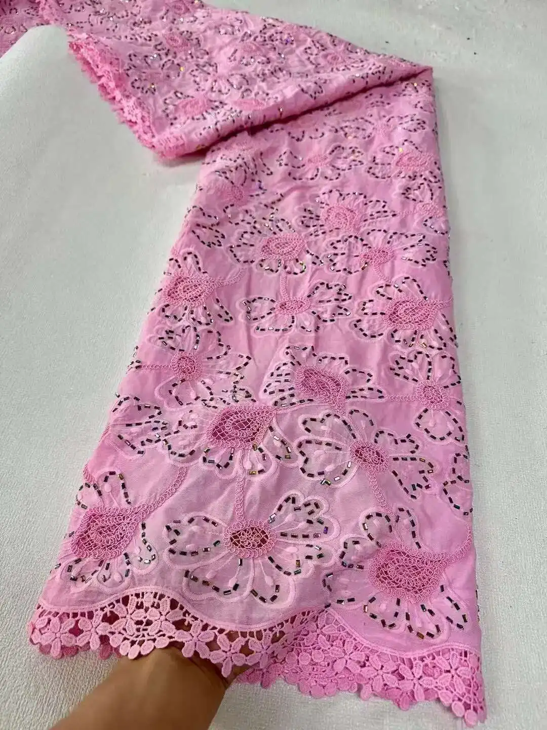 2025 Hot Sale Nigerian Cotton Lace Fabric High Quality Embroidery African Voile Lace Fabric For Women Evening Party Dress
2025 Hot Sale Nigerian Cotton Lace Fabric High Quality Embroidery African Voile Lace Fabric For Women Evening Party Dress