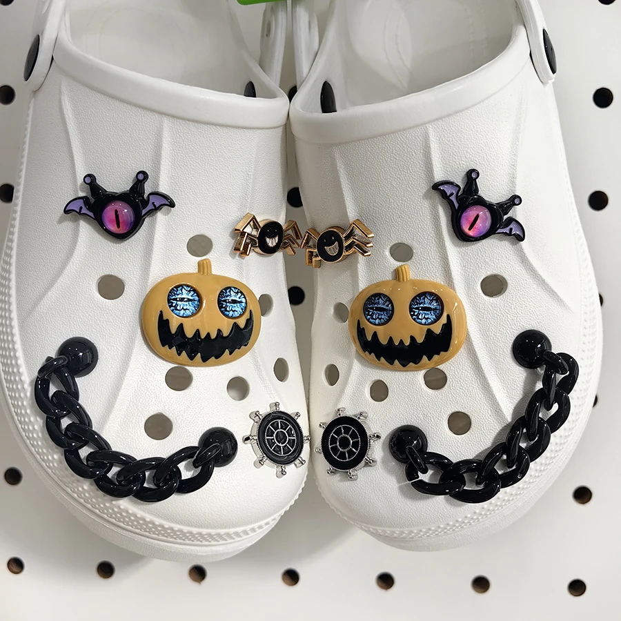 1 set 10pcs Pumpkin Spider Gothic Style Boy Shoes Decoration Charms Suitable For Crocs Clogs EVA Bag
1 set 10pcs Pumpkin Spider Gothic Style Boy Shoes Decoration Charms Suitable For Crocs Clogs EVA Bag