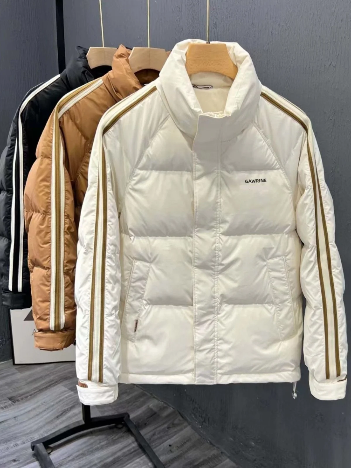 High-End Cotton Jaet Men's Winter ort Faionable Waterproof New Sle Men's Outerwear Youth Trend Loose Fit Long Sve
High-End Cotton Jaet Men's Winter ort Faionable Waterproof New Sle Men's Outerwear Youth Trend Loose Fit Long Sve