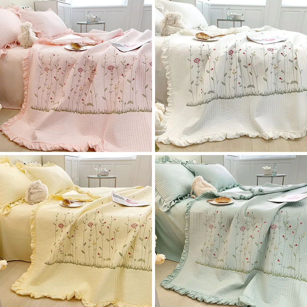 1/3PCS Korean Princess Ruffles Flowers Embroidery Summer Quilt Bedspread on The Bed Quilt Air-conditioning Blanket Bedding Set
1/3PCS Korean Princess Ruffles Flowers Embroidery Summer Quilt Bedspread on The Bed Quilt Air-conditioning Blanket Bedding Set