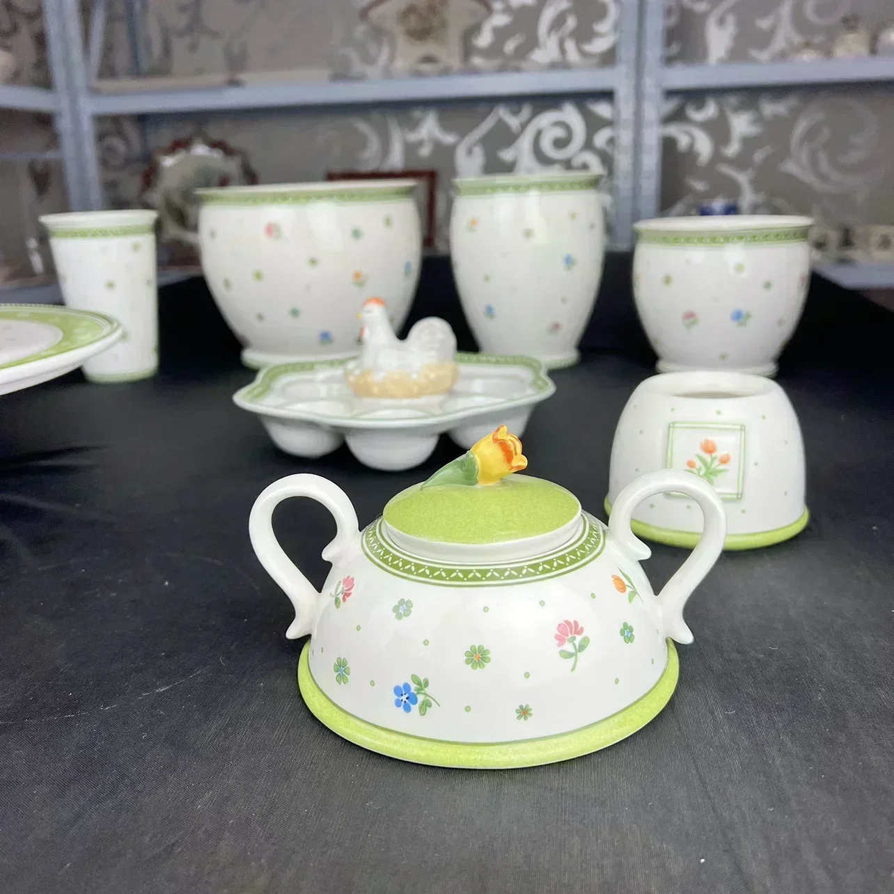 Easter green chicken series cauliflower vase, egg rack, storage box, plate, food tray, kitchen
Easter green chicken series cauliflower vase, egg rack, storage box, plate, food tray, kitchen