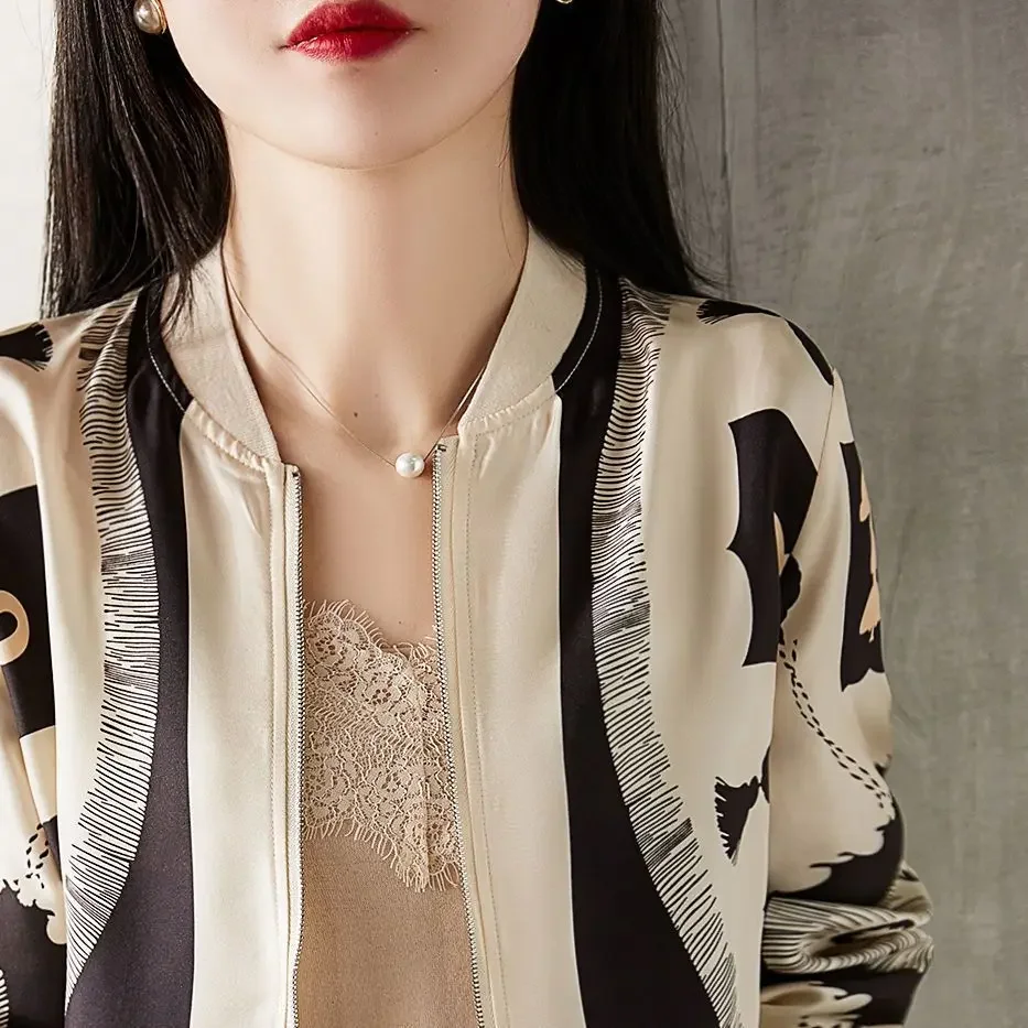 New Fashion Outerwear Loose Korean Style Autumn Winter Chiffon 3D Print Women's Clothing O-Neck Spliced Zipper Wild Jackets R114
New Fashion Outerwear Loose Korean Style Autumn Winter Chiffon 3D Print Women's Clothing O-Neck Spliced Zipper Wild Jackets R114