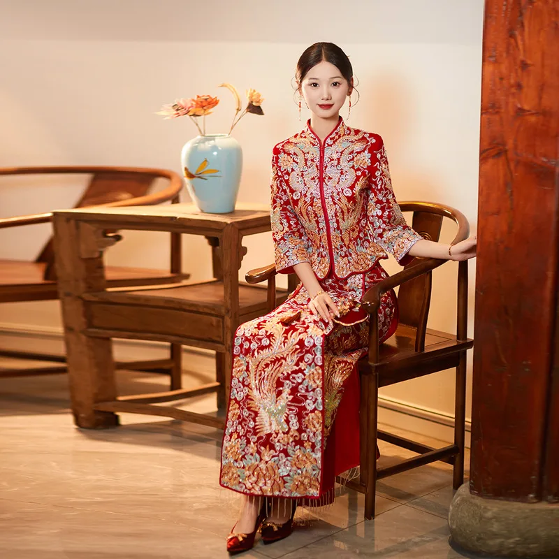 2024 Xiuhe Dress Bride New Wedding Chinese Style Clothes Toast Outfit Cheongsam Gown Emperor and
2024 Xiuhe Dress Bride New Wedding Chinese Style Clothes Toast Outfit Cheongsam Gown Emperor and