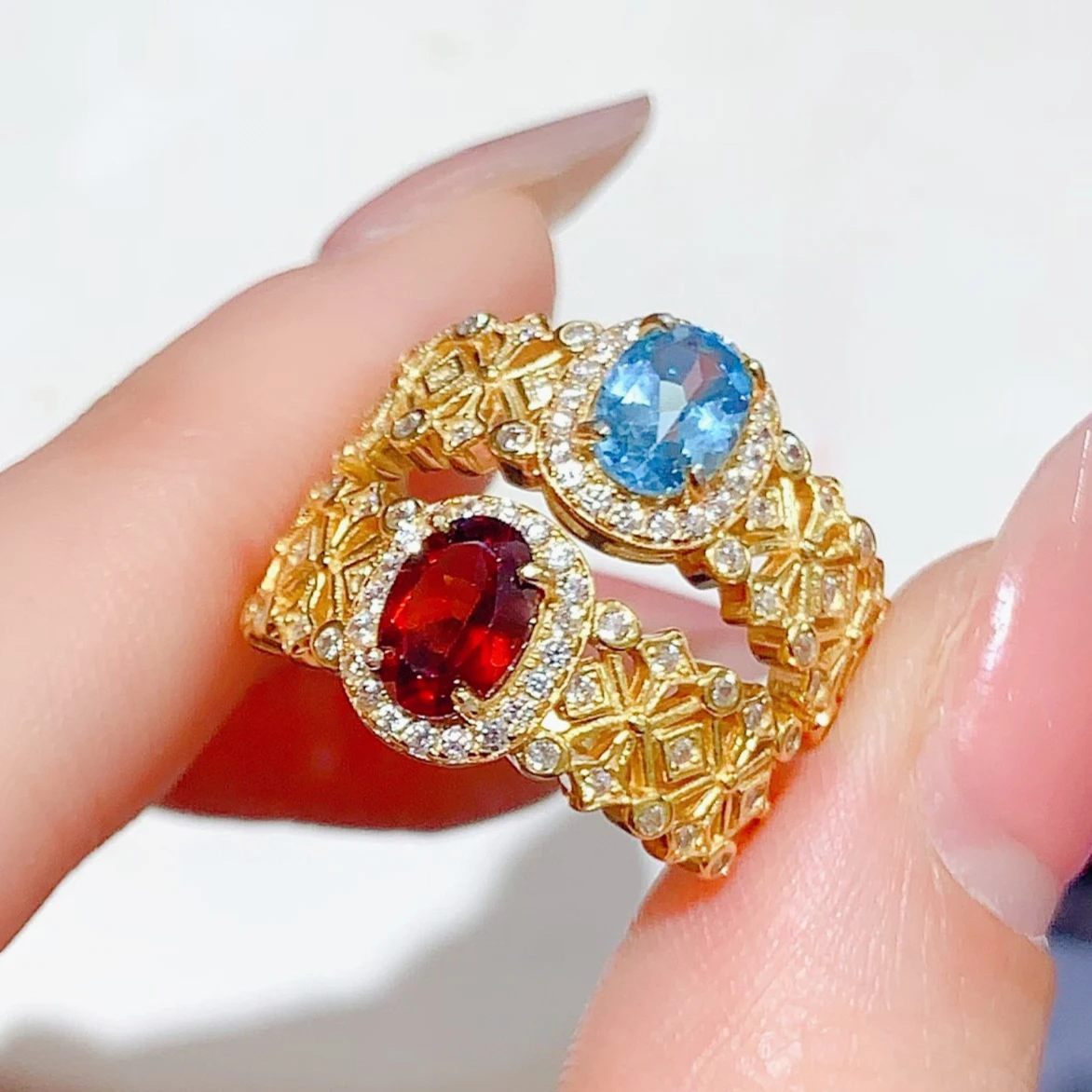Luxury Hollow-out Design Silver Gemstone Ring 5x7mm Natural Garnet Ring 925 Silver Genuine Topaz Jewelry with Certificate
Luxury Hollow-out Design Silver Gemstone Ring 5x7mm Natural Garnet Ring 925 Silver Genuine Topaz Jewelry with Certificate