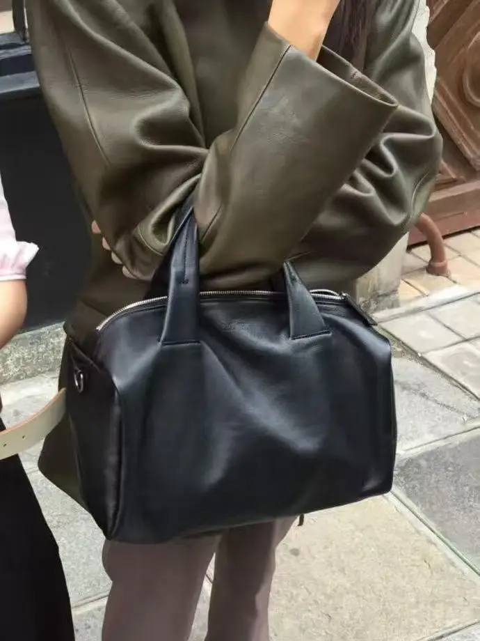 New Fashion Horizontal Square Handheld Women's Bag Simple And Versatile Soft Pu Leather Single Shoulder Diagonal Cross Bag Trend
New Fashion Horizontal Square Handheld Women's Bag Simple And Versatile Soft Pu Leather Single Shoulder Diagonal Cross Bag Trend