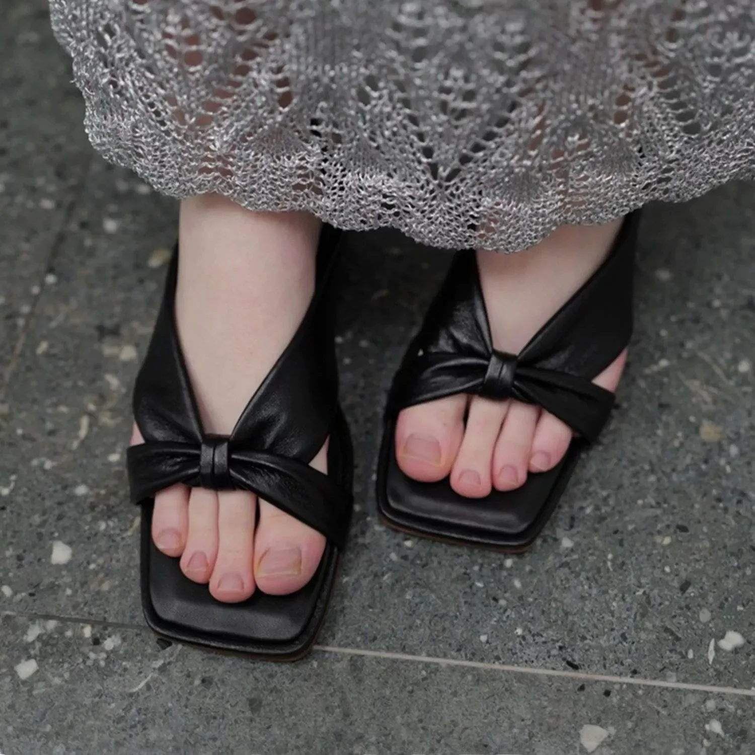 Кожаные сандалии без шнуровки Rena Cenuoilla в стиле ретро с узлом на каблуке, летняя модная женская обувь с открытым носком для молодежи и среднего возраста
Кожаные сандалии без шнуровки Rena Cenuoilla в стиле ретро с узлом на каблуке, летняя модная женская обувь с открытым носком для молодежи и среднего возраста