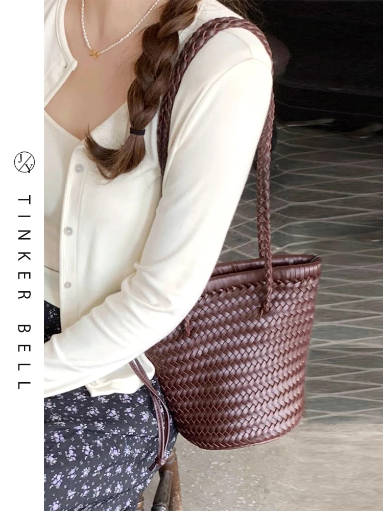 2025 New Sle Women's Soft Leather Woven Basket Bag Underarm Beach Vaion Handbag Korean Sle Casual Single oulder Bag
2025 New Sle Women's Soft Leather Woven Basket Bag Underarm Beach Vaion Handbag Korean Sle Casual Single oulder Bag