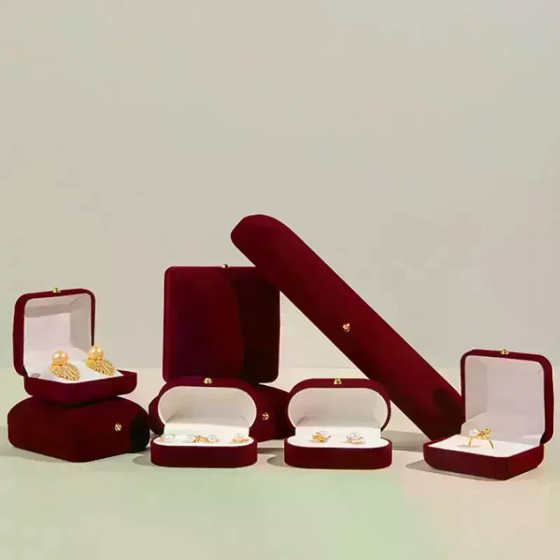 Flocking Gold Buckle Jewelry Box Pendant Ring Earring Bracelet Luxury Display Storage Case
Flocking Gold Buckle Jewelry Box Pendant Ring Earring Bracelet Luxury Display Storage Case